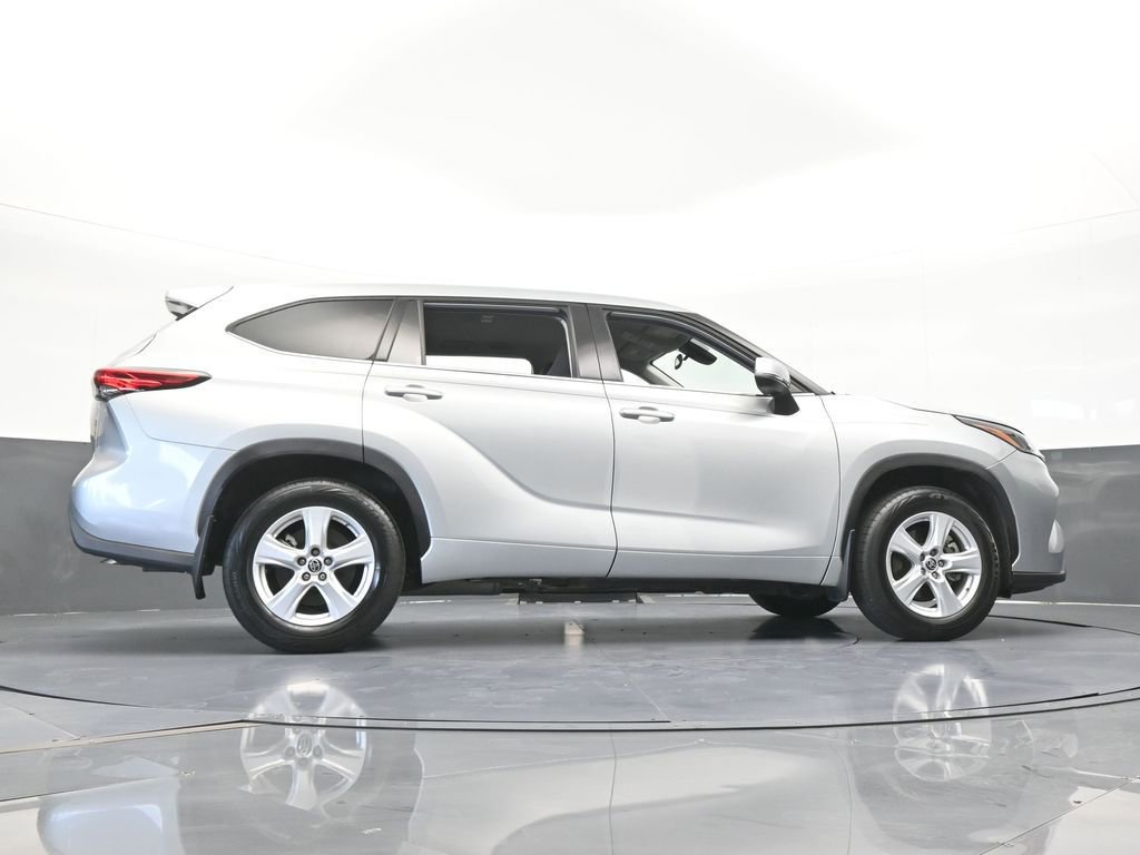 Used 2022 Toyota Highlander L AWD/4WD image 56
