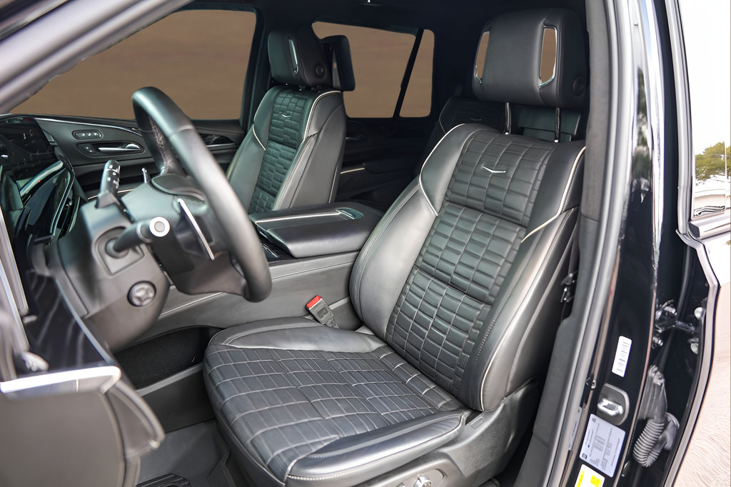 Certified 2024 Cadillac Escalade V AWD/4WD image 7