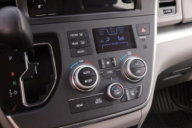 Used 2017 Toyota Sienna L FWD image 16