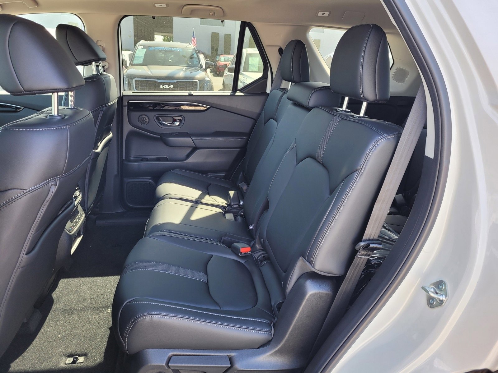 New 2025 Honda Pilot Touring image 8