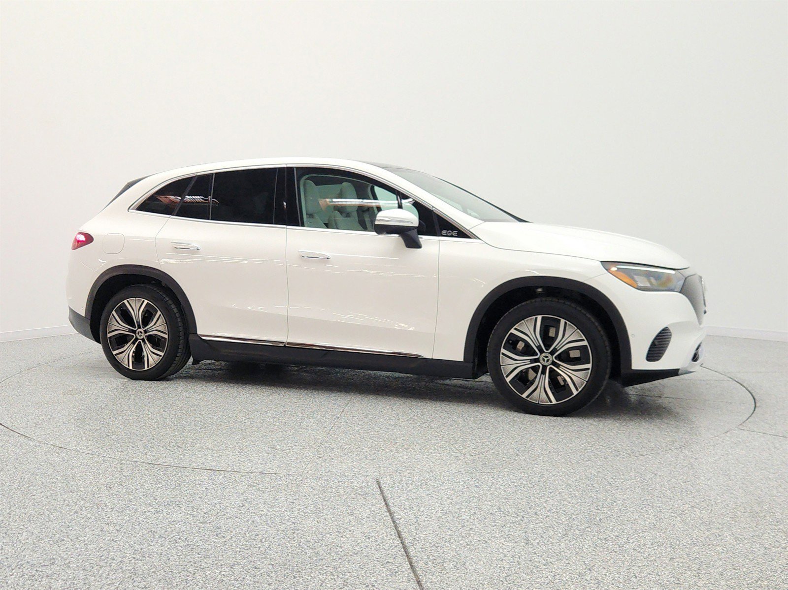 Used 2023 Mercedes-Benz EQE 350+ 4MATIC SUV image 4