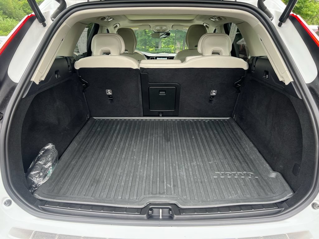 Certified 2024 Volvo XC60 B5 Core w/ Protection Package Premier AWD/4WD image 27