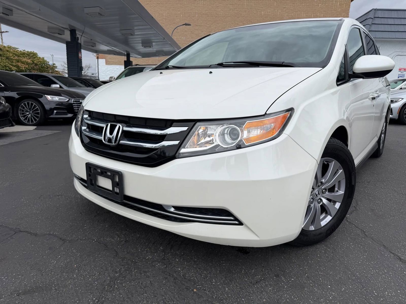 Used 2016 Honda Odyssey EX image 3
