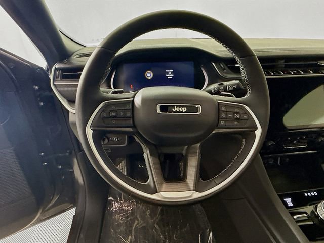 Used 2025 Jeep Grand Cherokee Limited w/ Luxury Tech Group II image 11