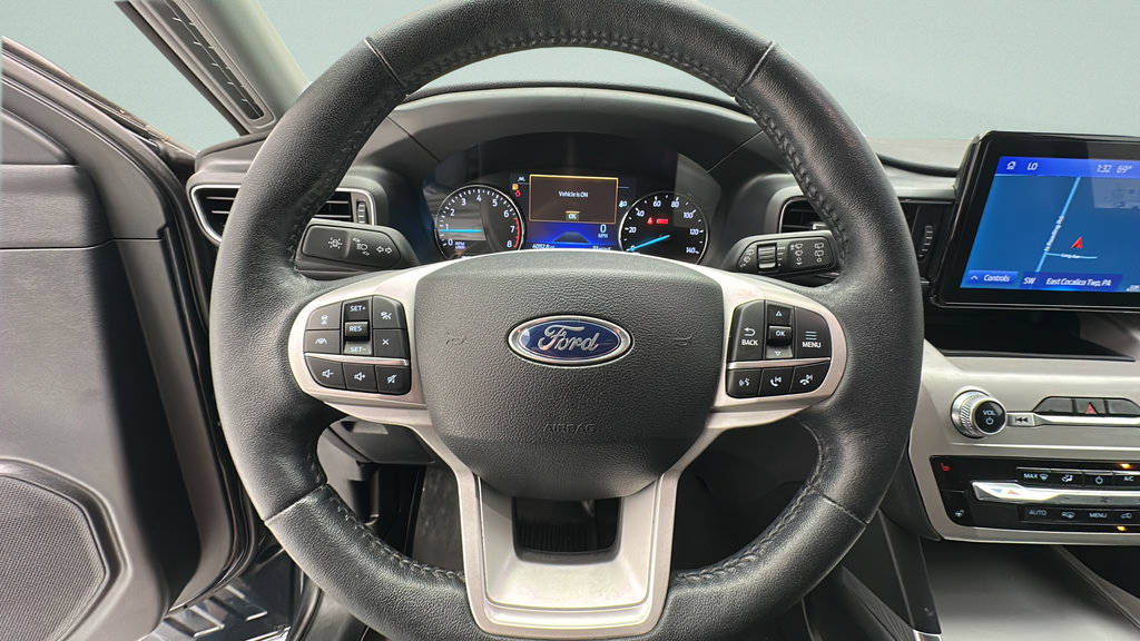 Used 2023 Ford Explorer XLT w/ Equipment Group 202A AWD/4WD image 15
