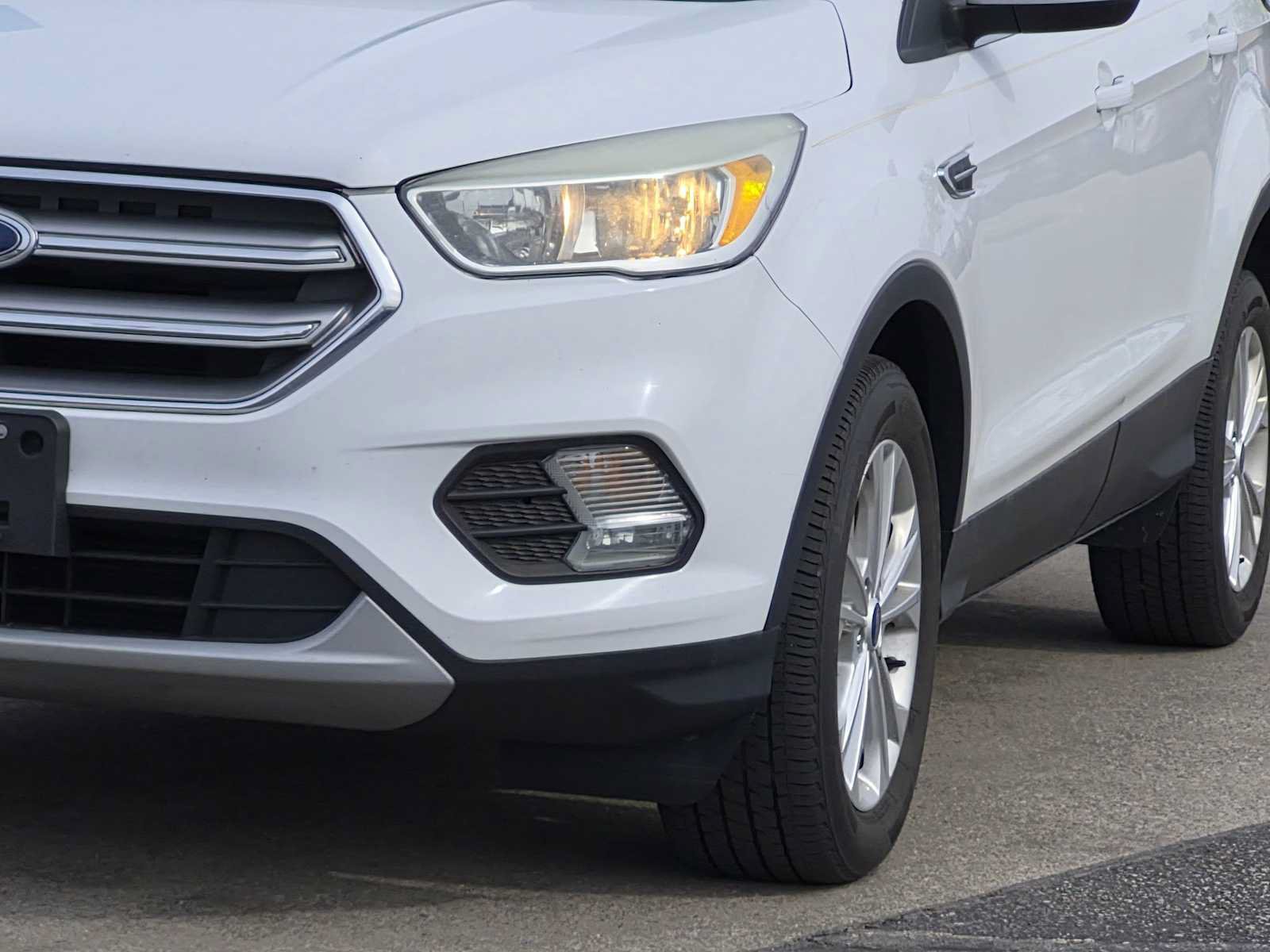 Used 2017 Ford Escape SE AWD/4WD image 10