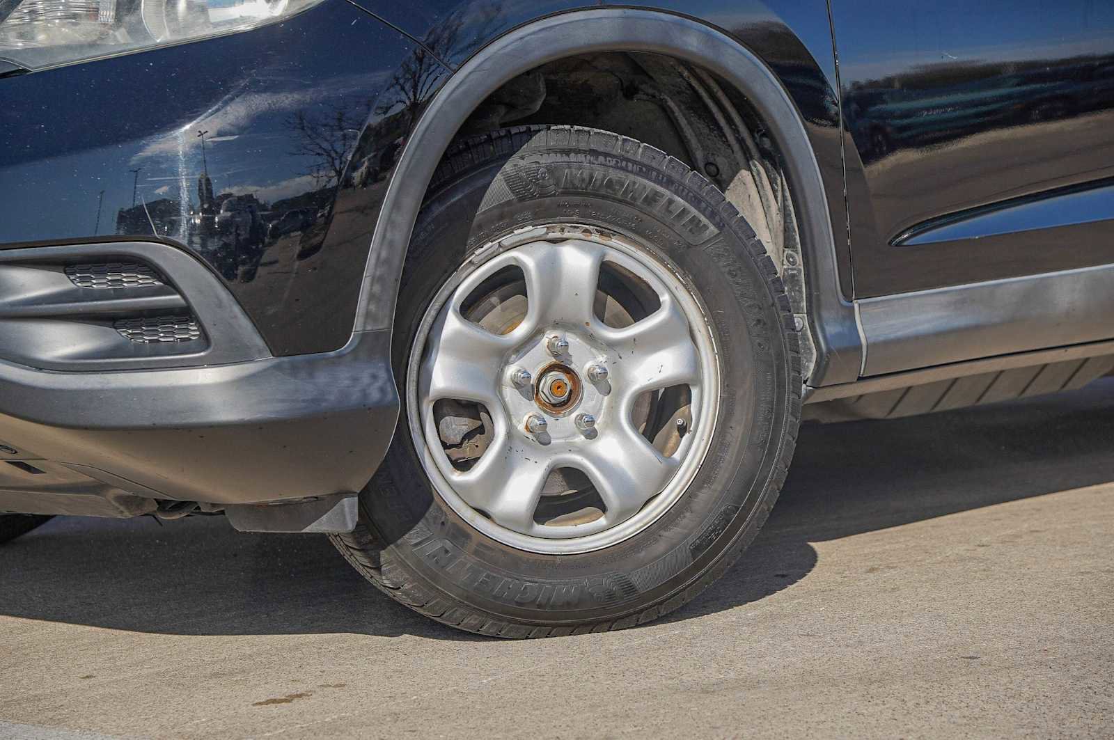 Used 2012 Honda CR-V LX image 2