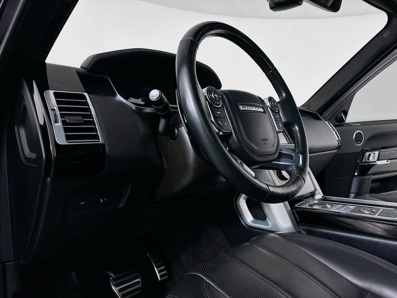 Used 2016 Land Rover Range Rover Supercharged image 36