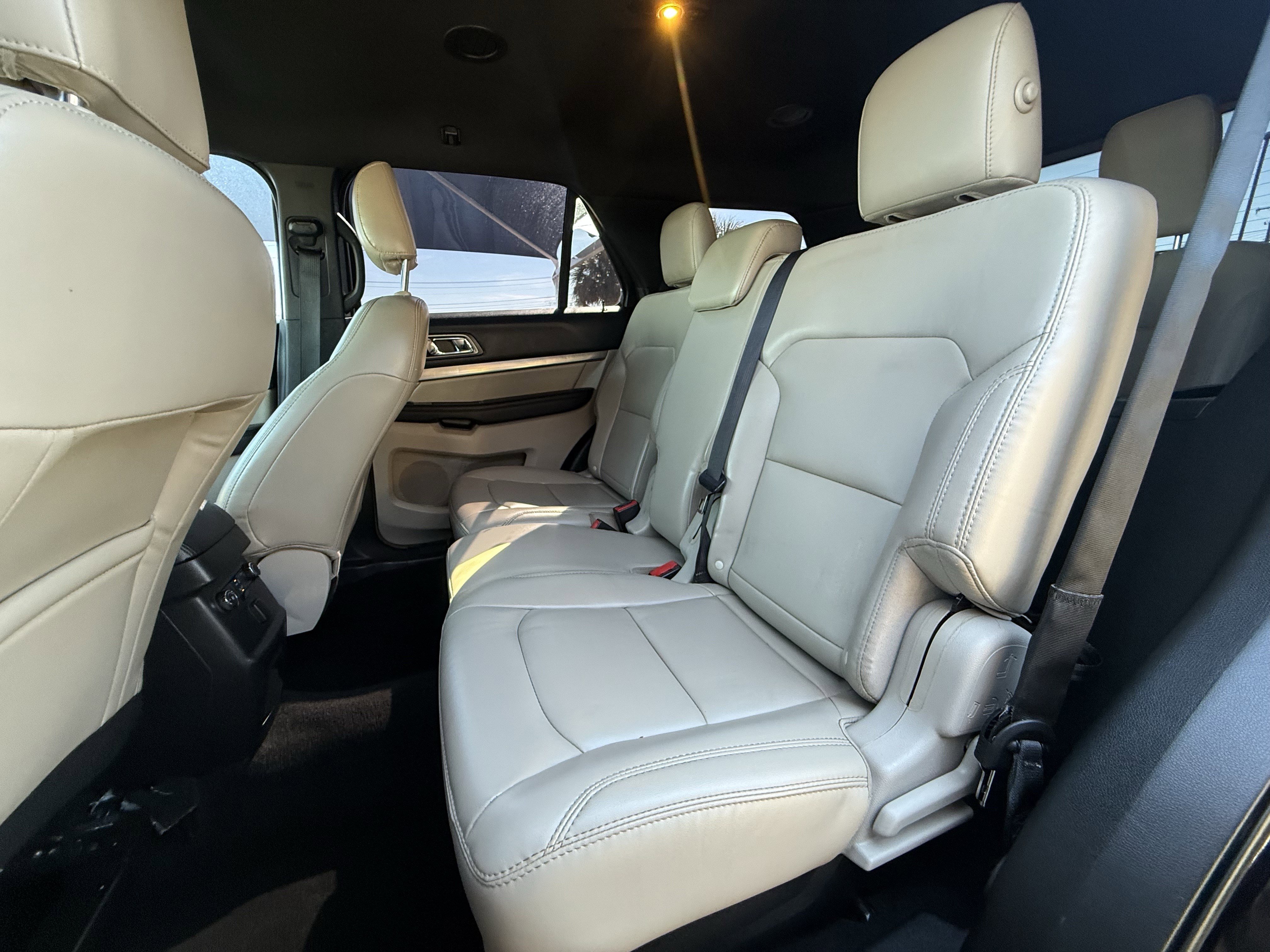 Used 2019 Ford Explorer XLT w/ Equipment Group 202A image 16