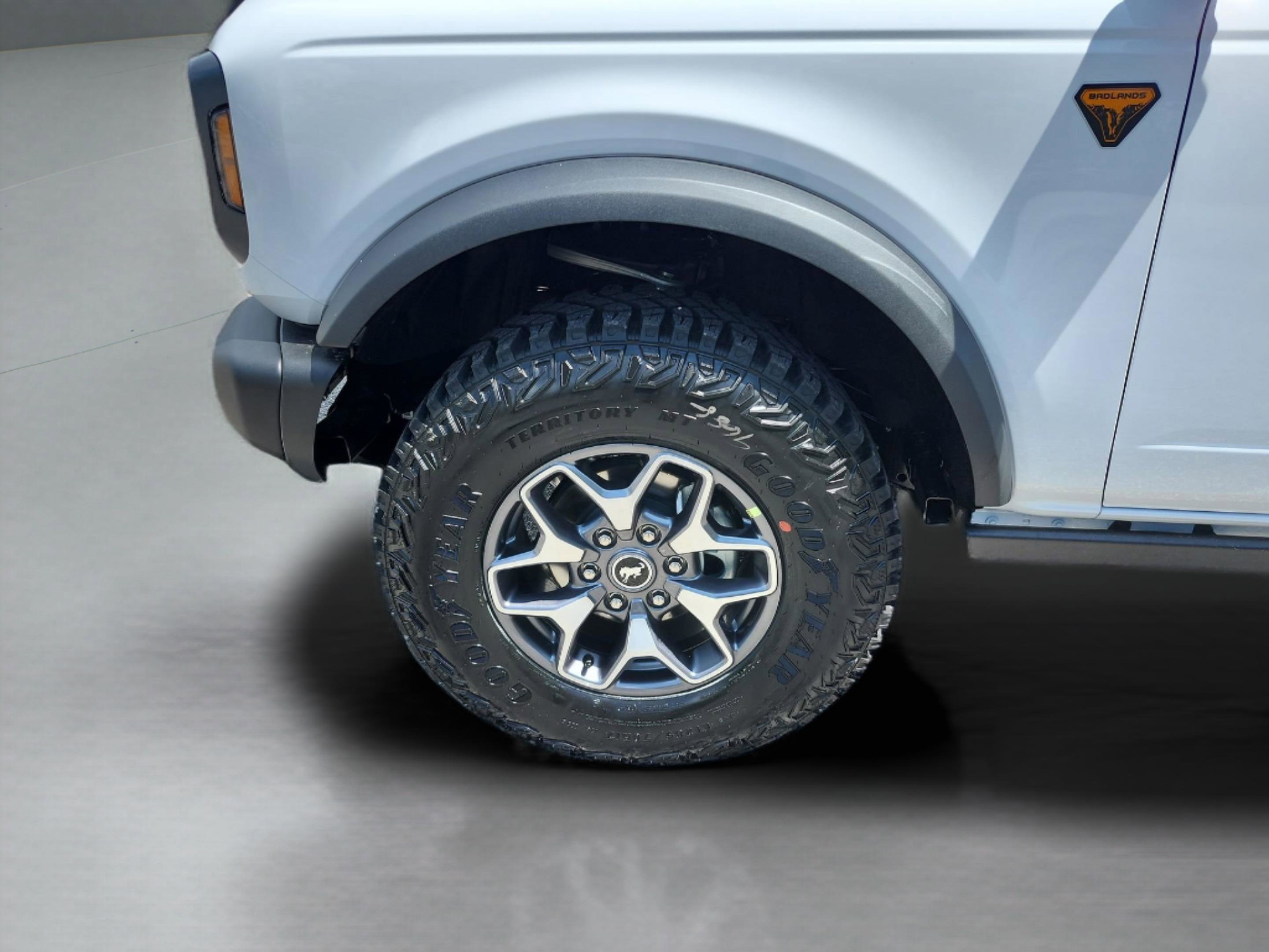 New 2025 Ford Bronco Badlands image 25