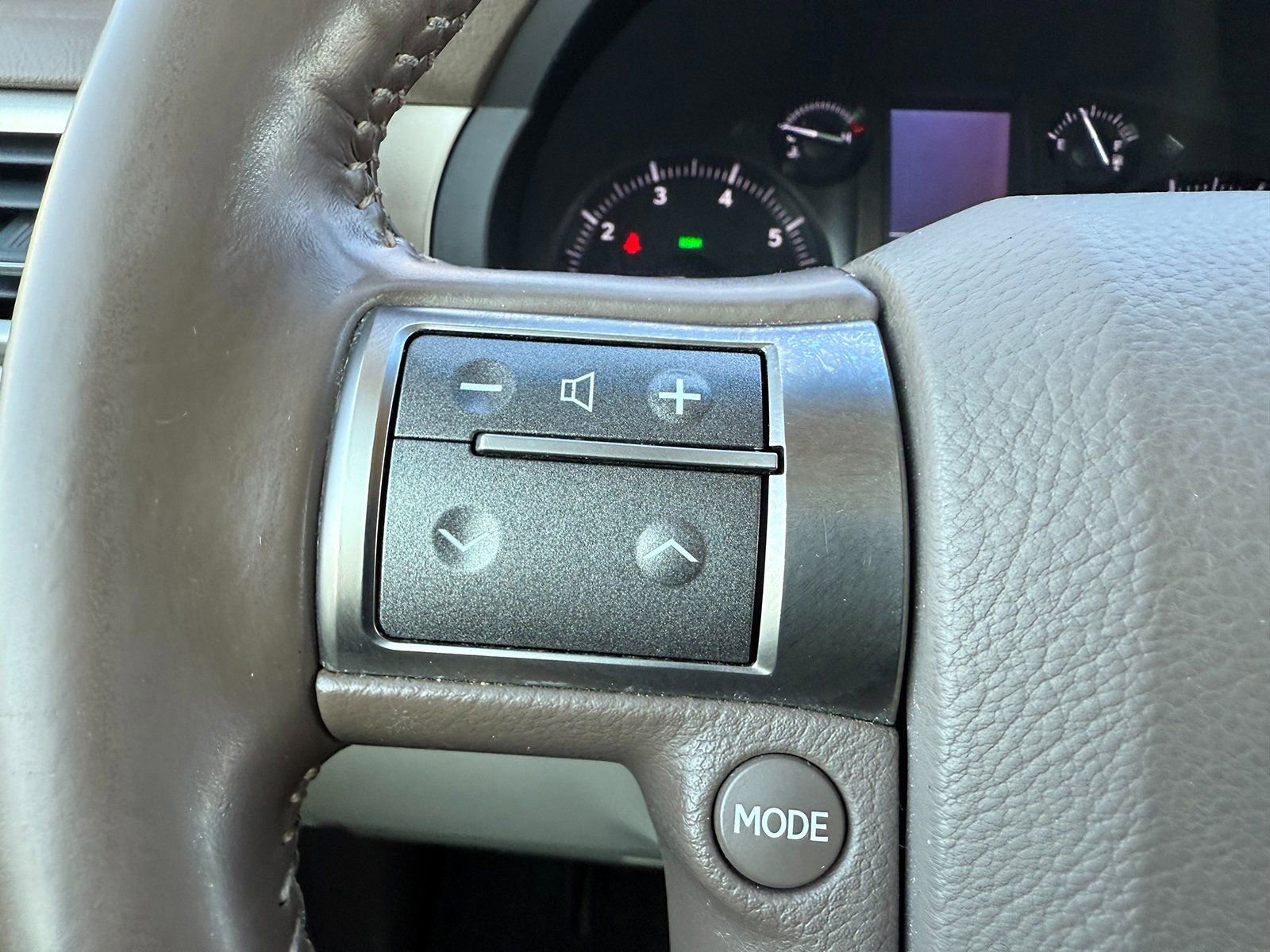 Used 2017 Lexus GX 460 image 35
