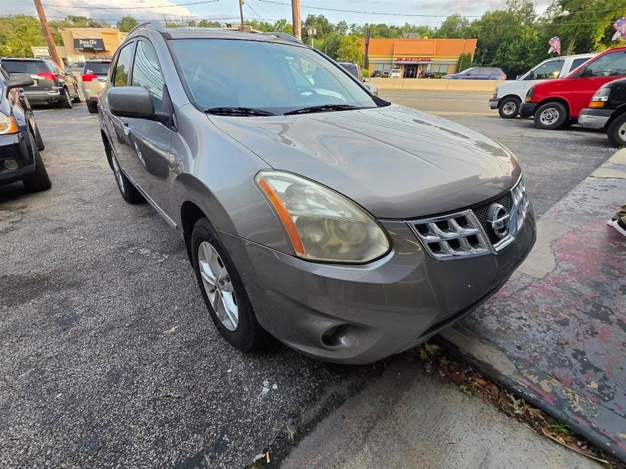 Used 2013 Nissan Rogue SV w/ Premium Pkg AWD/4WD image 7