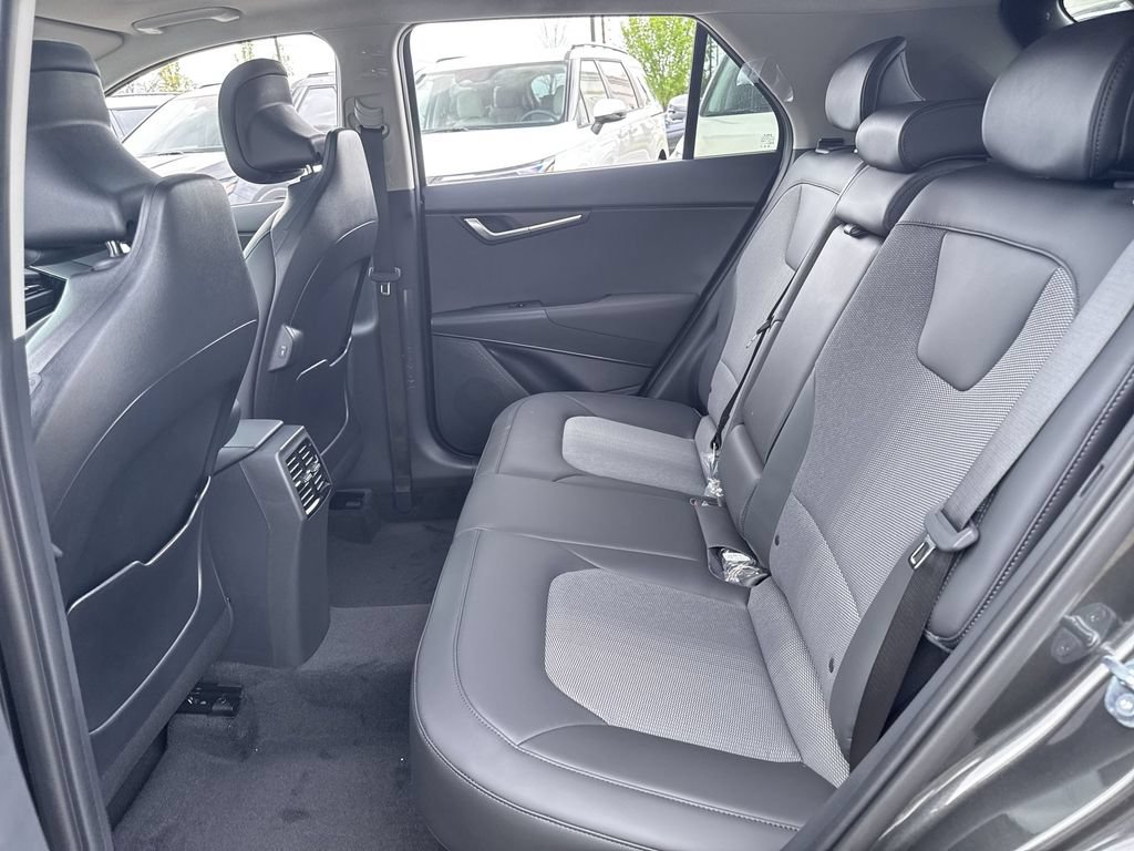 Used 2025 Kia Niro EX Touring FWD image 27