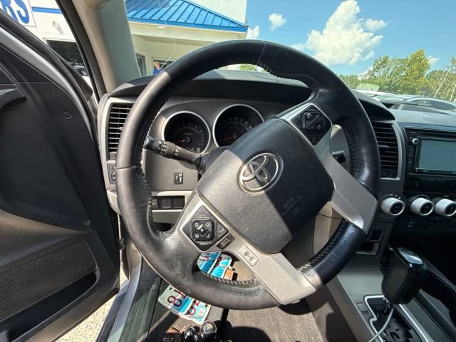 Used 2017 Toyota Sequoia SR5 AWD/4WD image 46