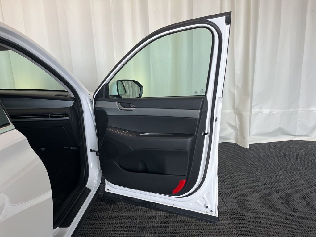 Used 2023 Hyundai Palisade SE w/ Cargo Package image 18