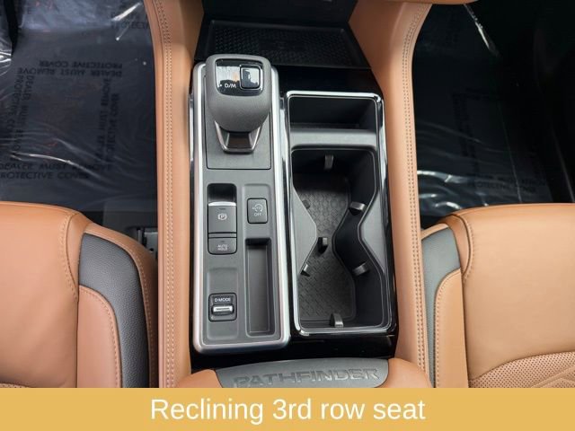 Used 2025 Nissan Pathfinder Platinum image 27