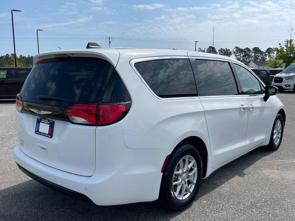 New 2027 Chrysler Pacifica LX FWD image 19