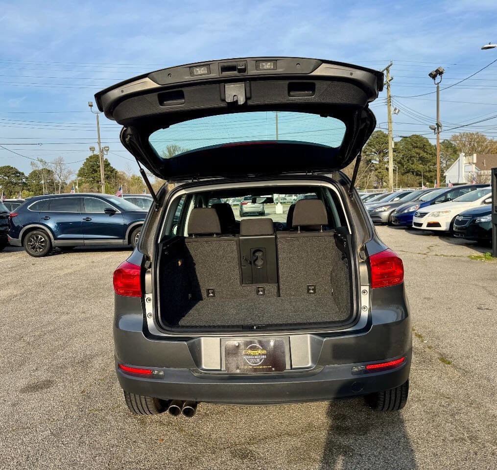 Used 2015 Volkswagen Tiguan S image 9