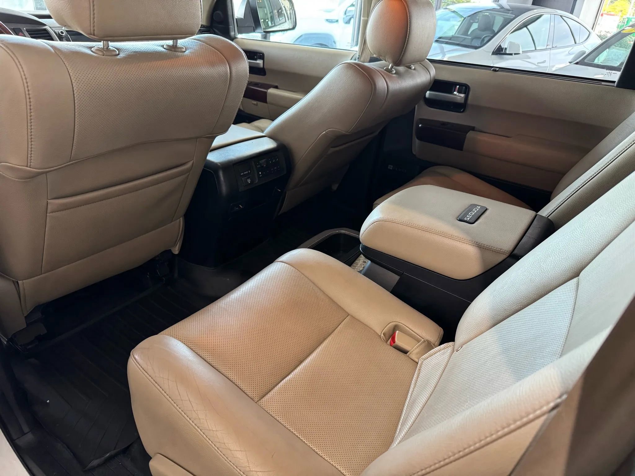 Used 2012 Toyota Sequoia Platinum image 7