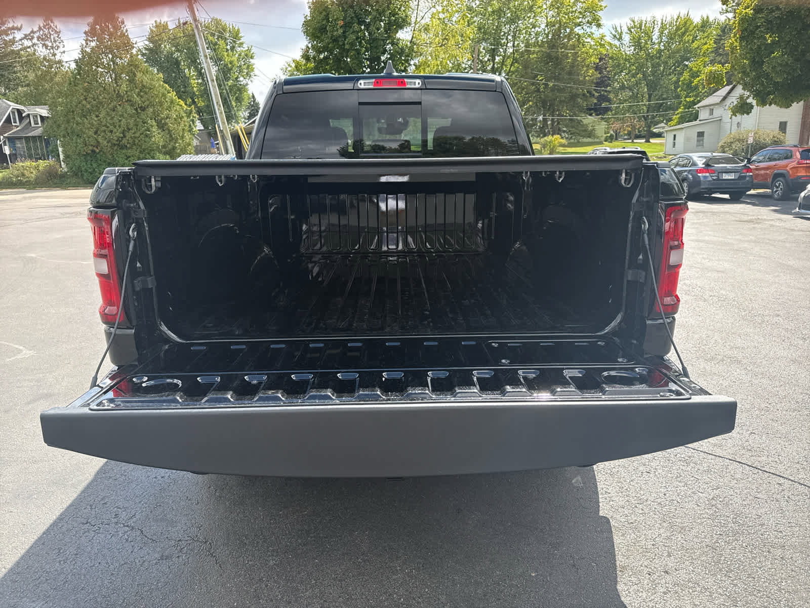 Used 2025 RAM 1500 Laramie w/ Night Edition image 15