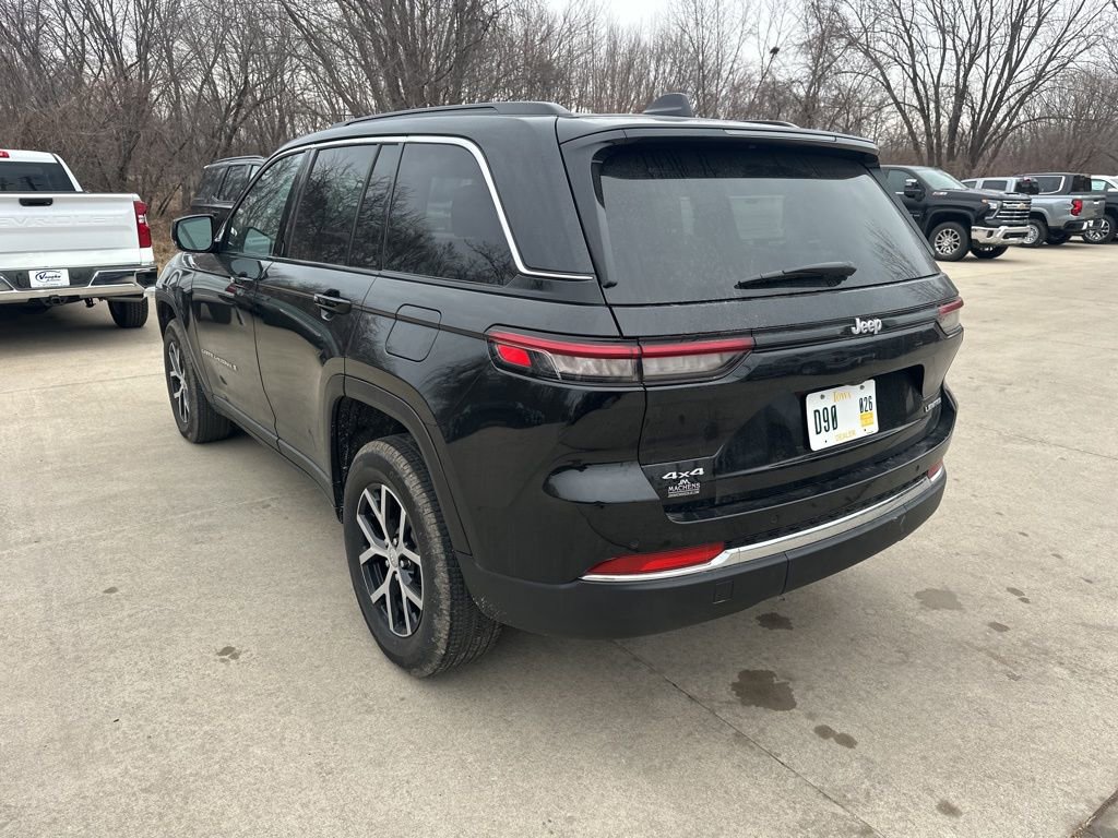 Used 2024 Jeep Grand Cherokee Limited image 9