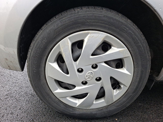 Used 2015 Toyota Prius C Two image 6