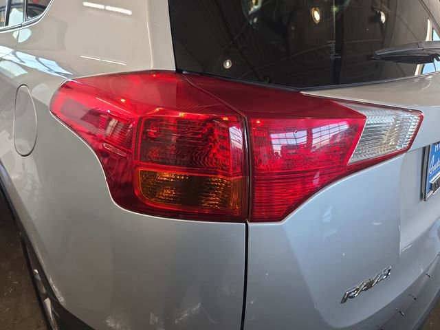 Used 2015 Toyota RAV4 XLE AWD/4WD image 32