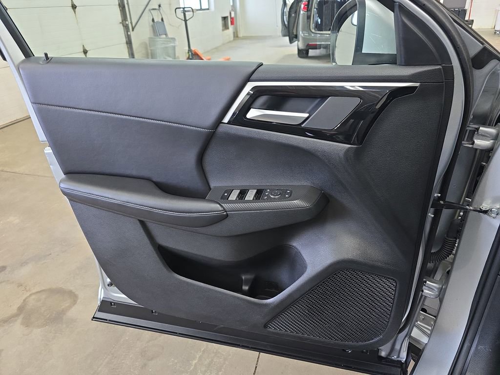 Used 2024 Mitsubishi Outlander SE AWD/4WD image 29