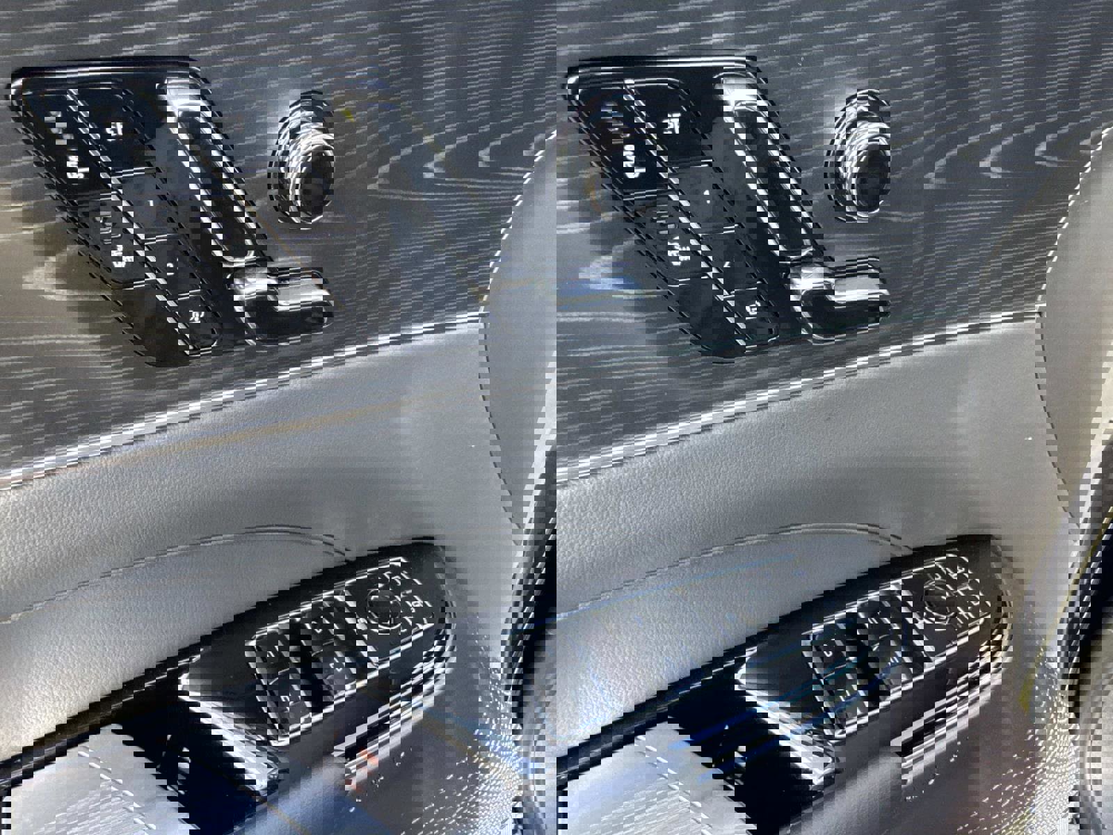 New 2026 Cadillac Lyriq Luxury image 19