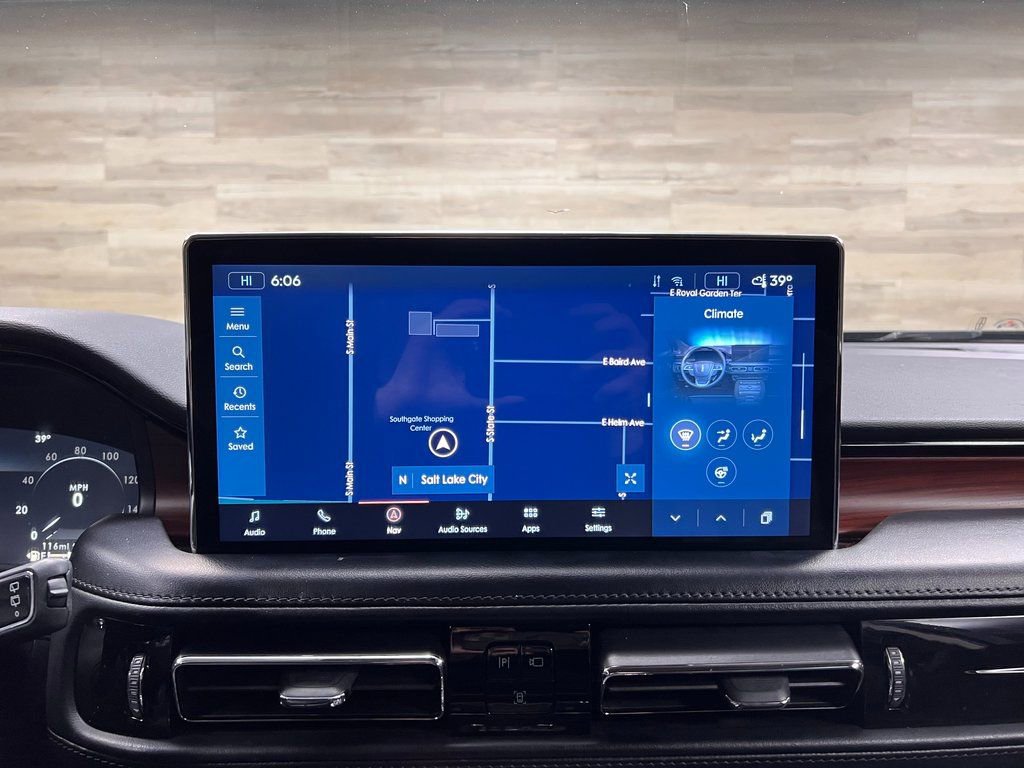 Used 2022 Lincoln Nautilus Reserve w/ Equipment Group 201A image 8