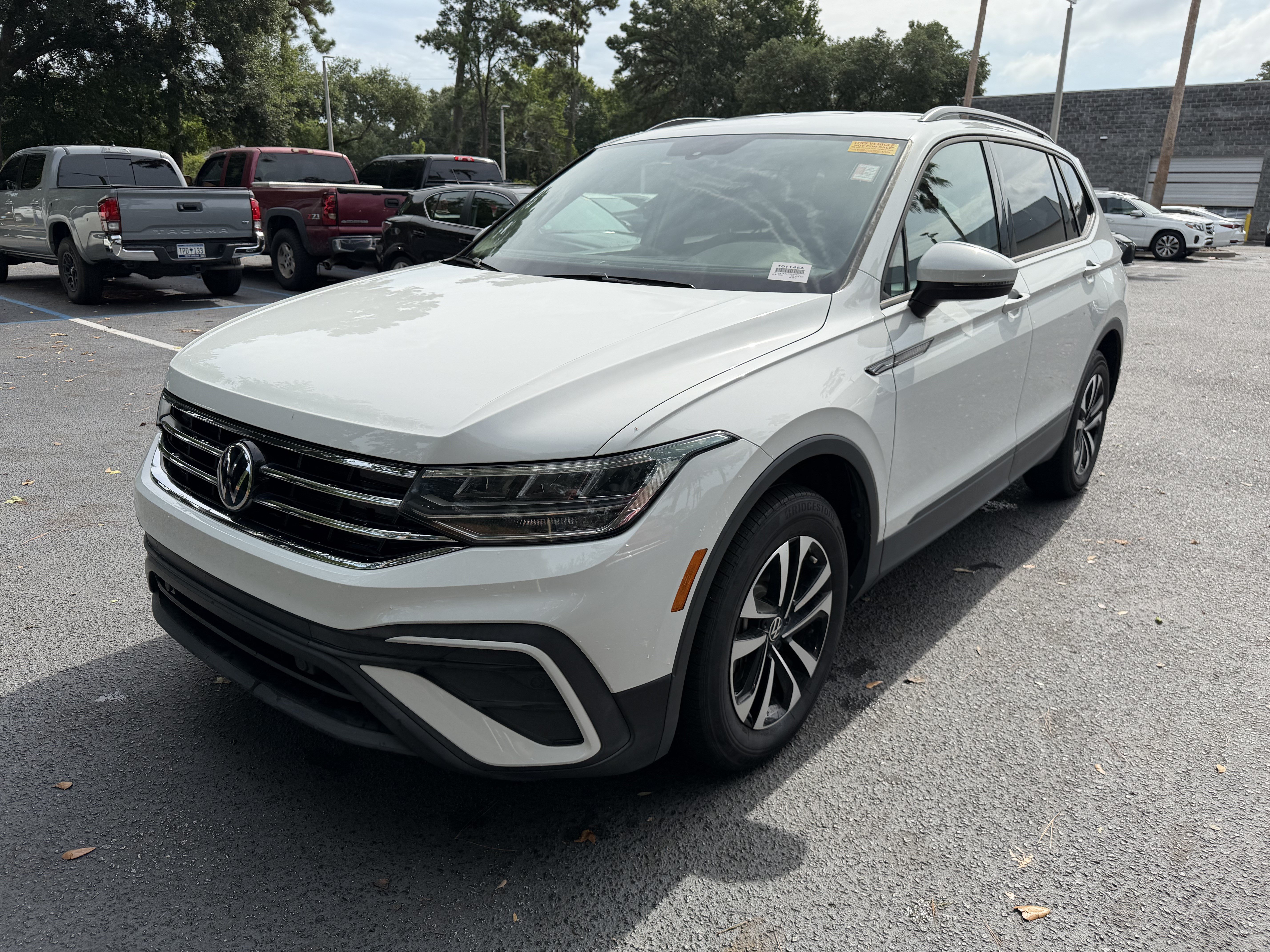 Used 2023 Volkswagen Tiguan S FWD image 5