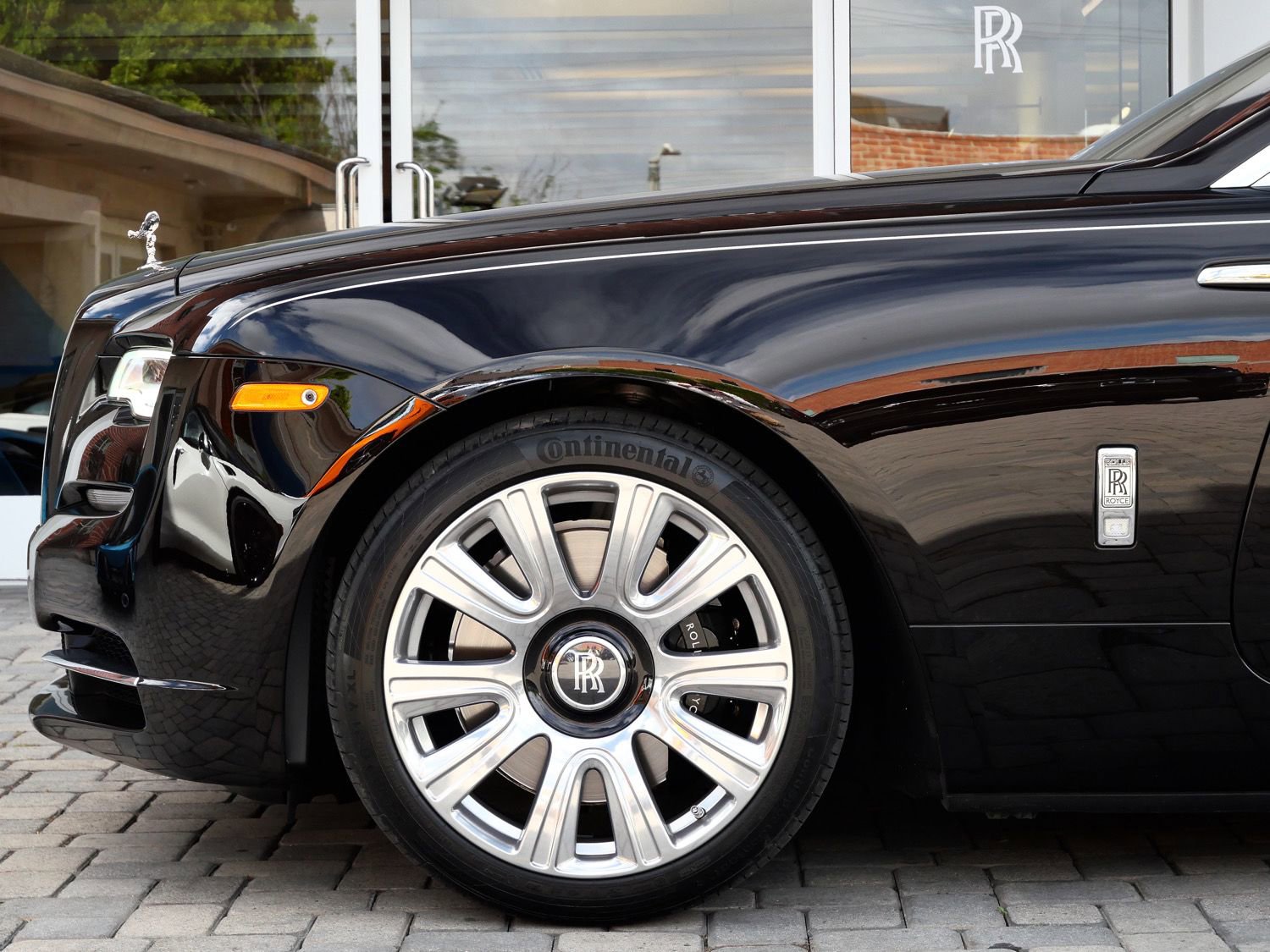 Used 2017 Rolls-Royce Dawn RWD image 12