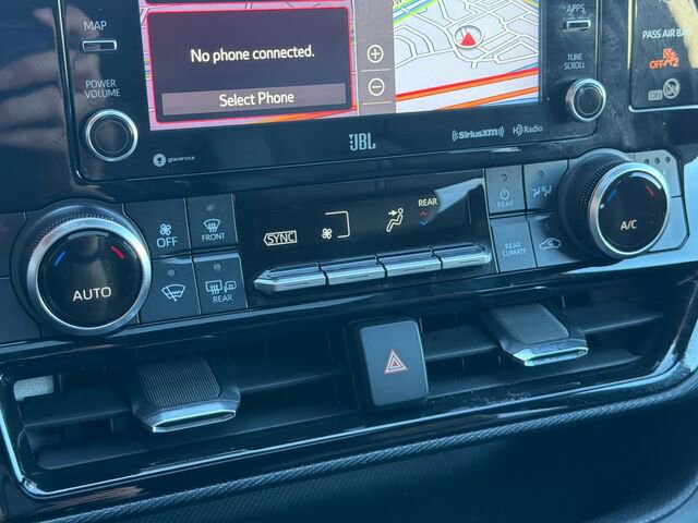 Used 2021 Toyota Highlander XSE image 27