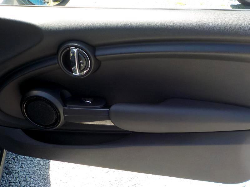 Used 2016 MINI Cooper 2-Door Hardtop image 22