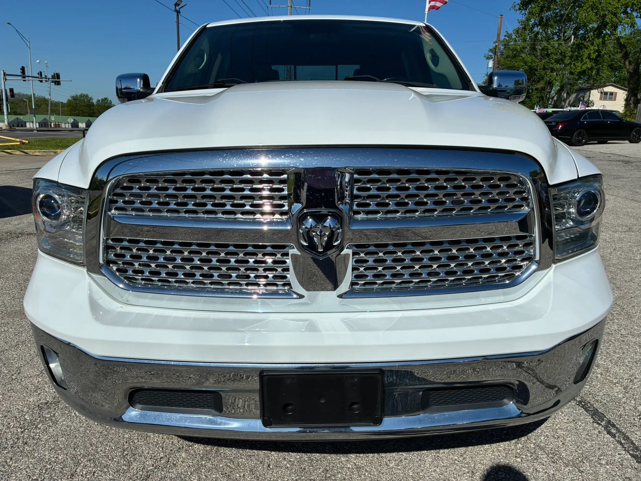 Used 2018 RAM 1500 Laramie image 2