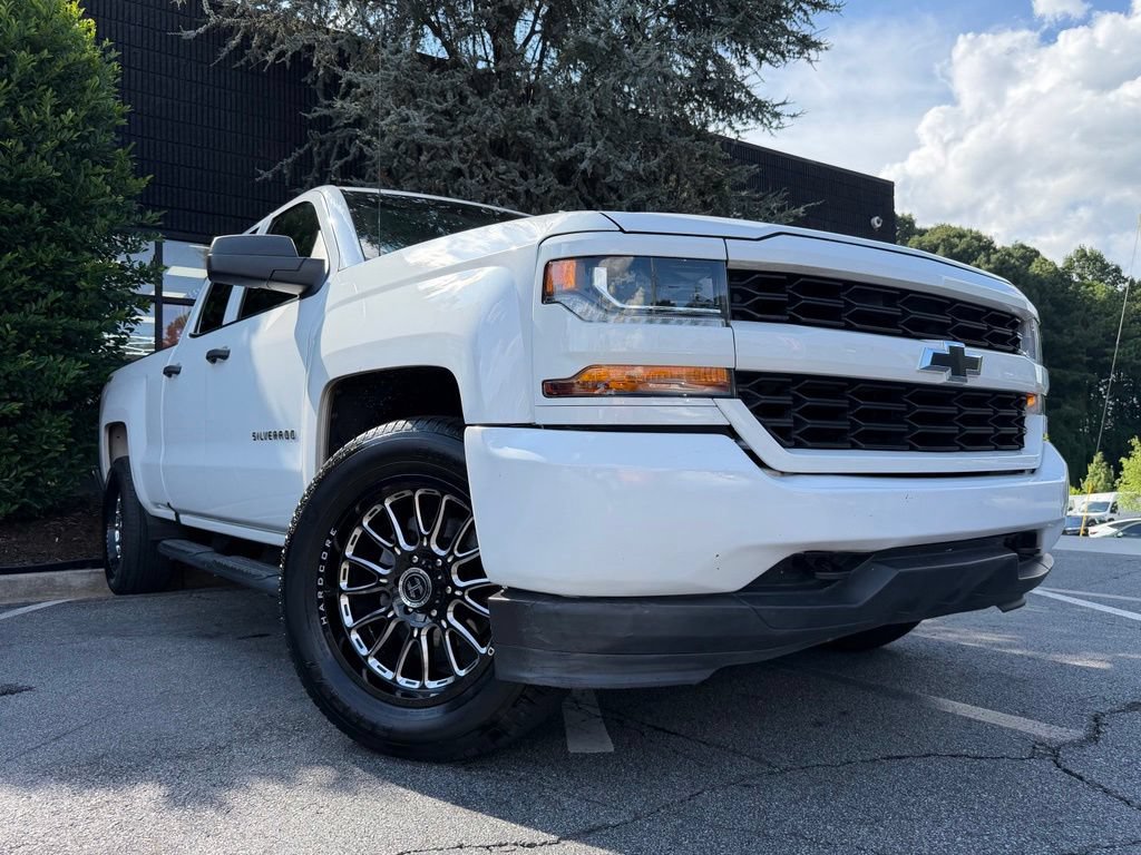Used 2019 Chevrolet Silverado 1500 Custom w/ Custom Convenience Package AWD/4WD image 8