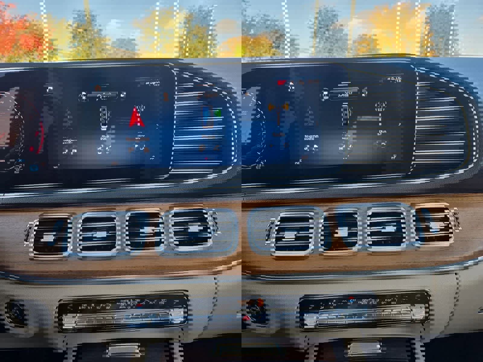 Used 2024 Mercedes-Benz GLE 450 4MATIC image 26