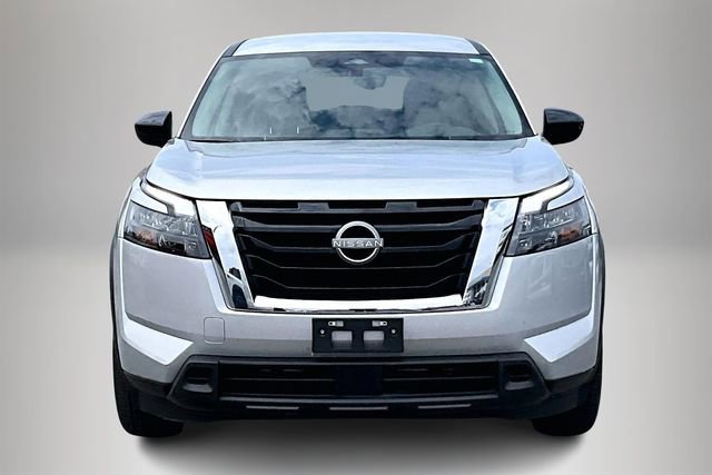 Certified 2025 Nissan Pathfinder S image 3