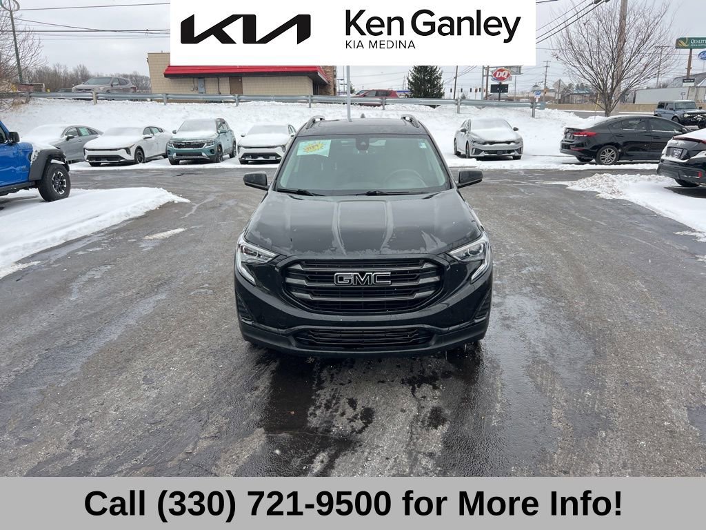 Used 2020 GMC Terrain SLE w/ Driver Convenience Package image 4
