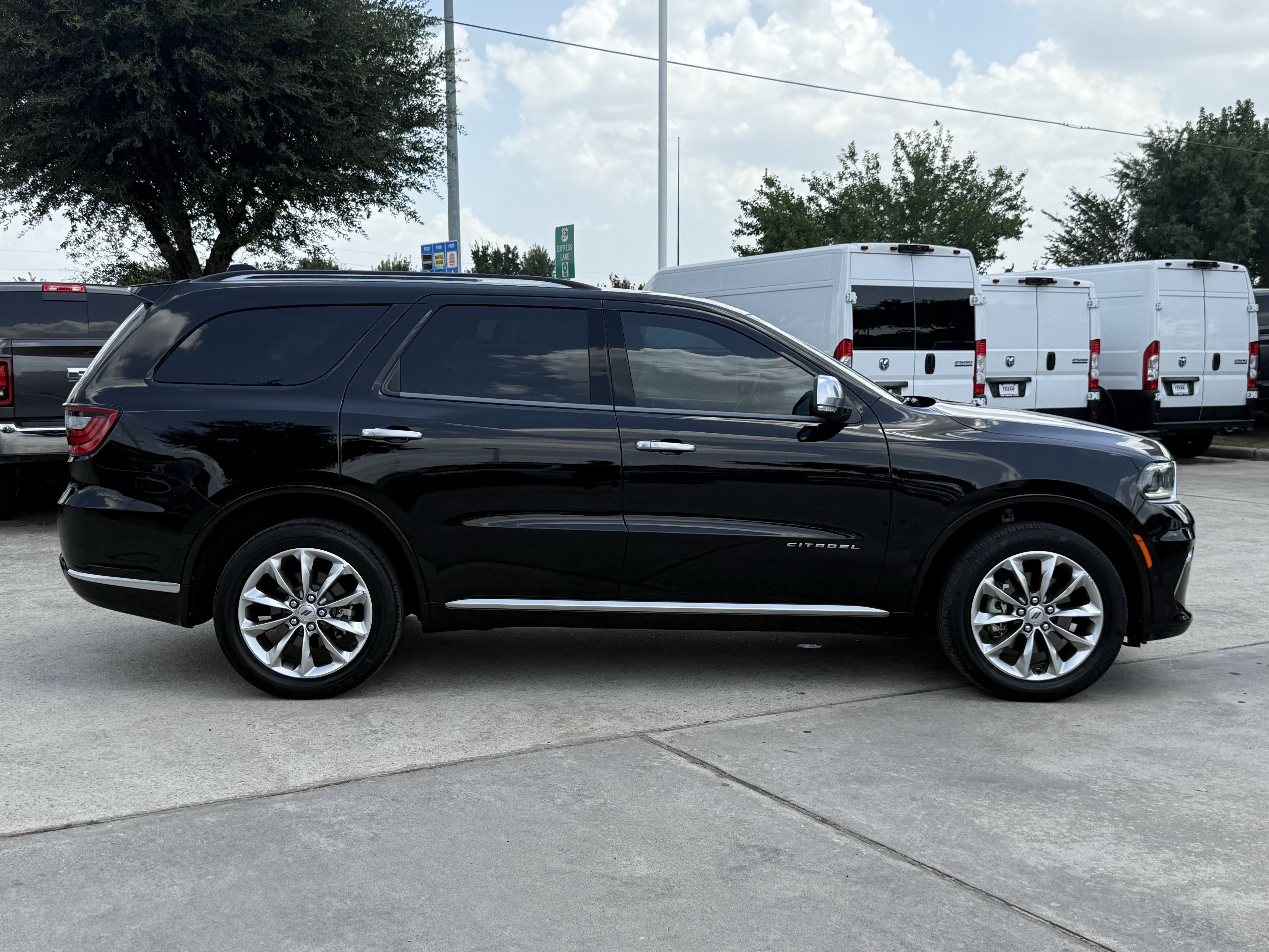 Used 2023 Dodge Durango Citadel AWD/4WD image 3