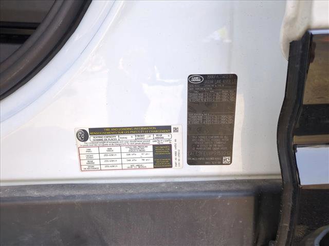 Used 2023 Land Rover Defender 130 X-Dynamic SE image 28