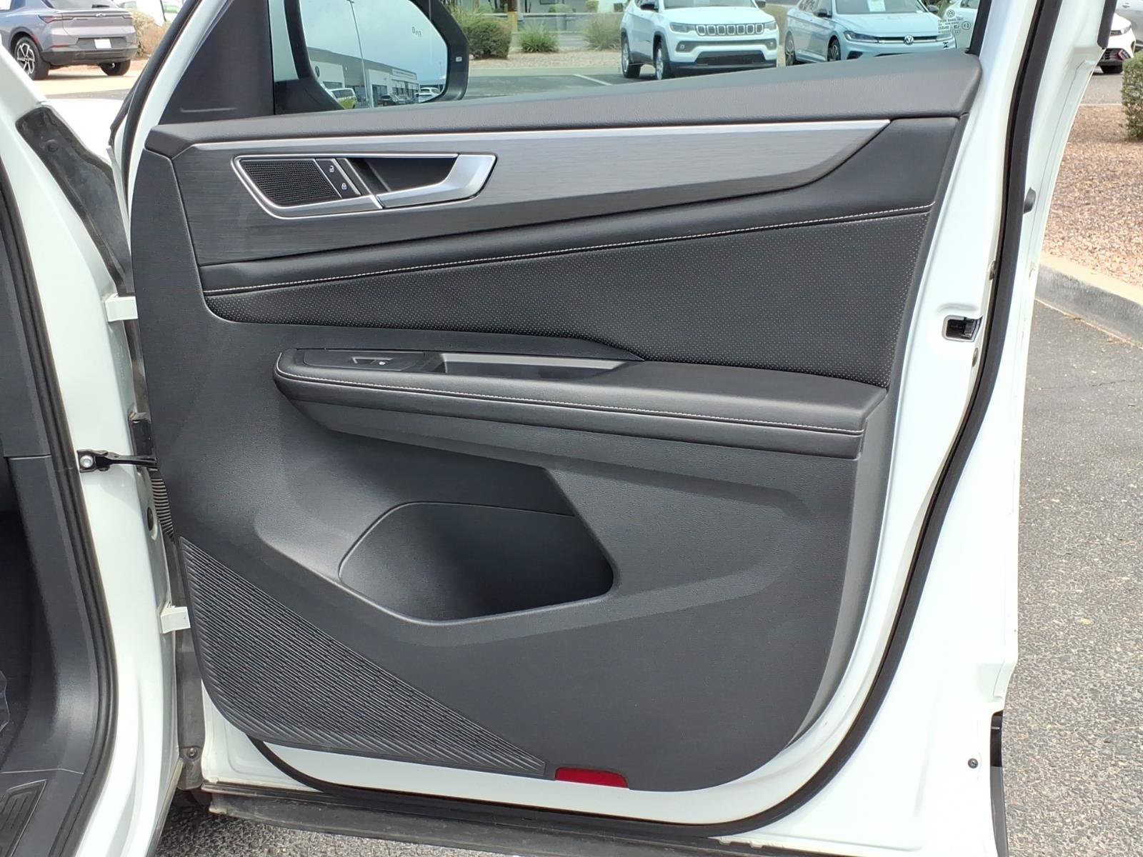 Certified 2024 Volkswagen Atlas Cross Sport SE w/ Panoramic Sunroof Package FWD image 14