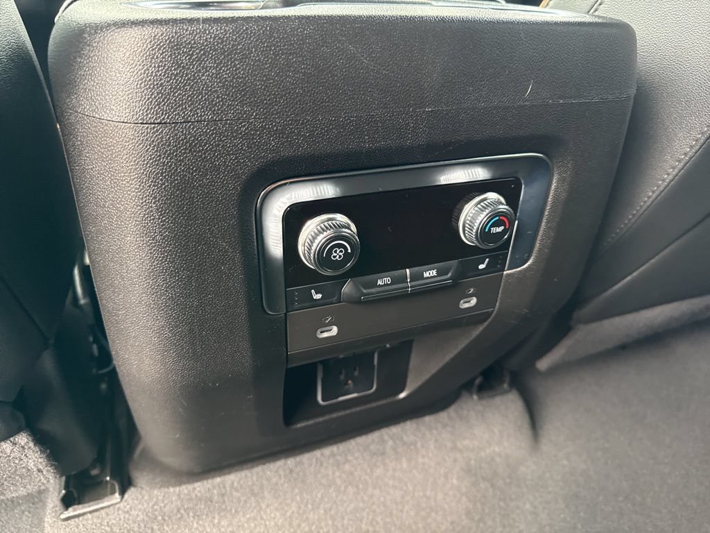 Used 2024 GMC Yukon AT4 AWD/4WD image 38