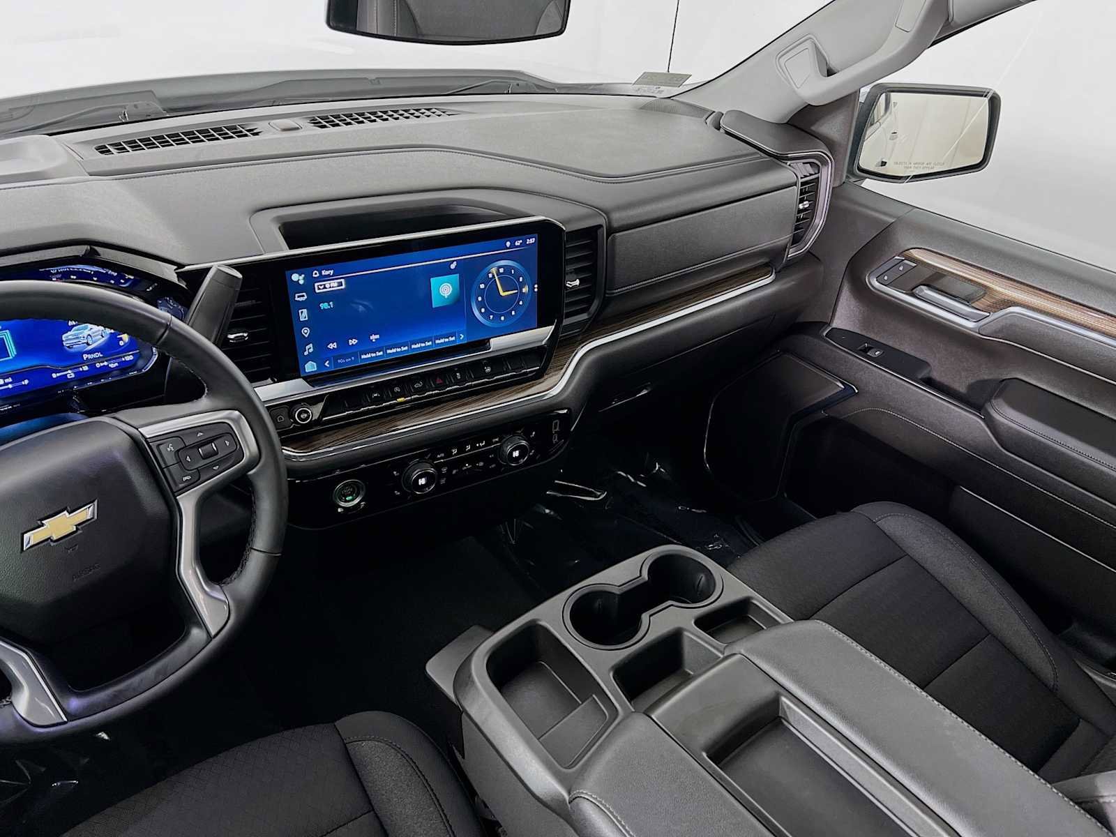Used 2023 Chevrolet Silverado 1500 LT AWD/4WD image 22