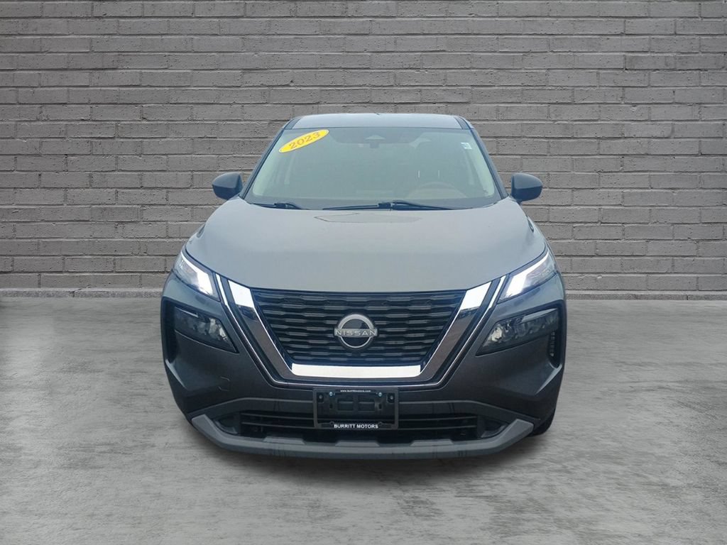 Used 2023 Nissan Rogue S AWD/4WD image 2