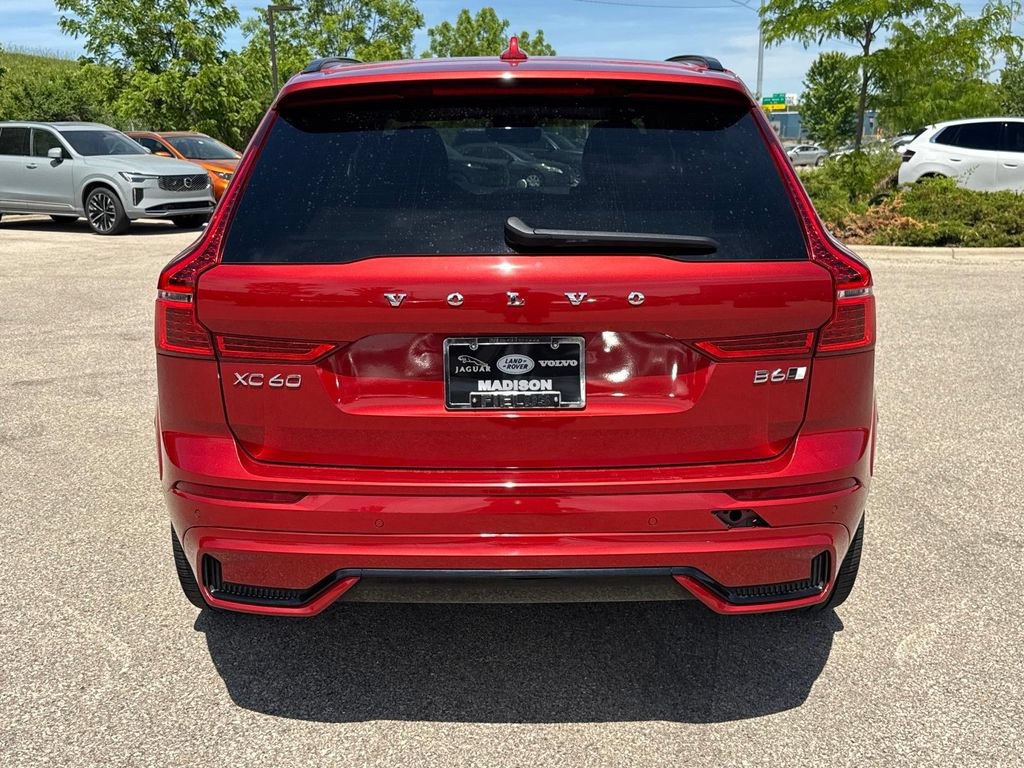 Certified 2023 Volvo XC60 B6 Ultimate w/ Climate Package AWD/4WD image 3