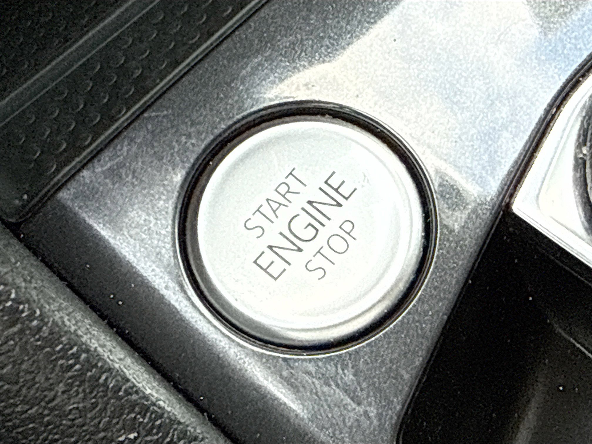 Used 2023 Volkswagen Tiguan SE R-Line image 44