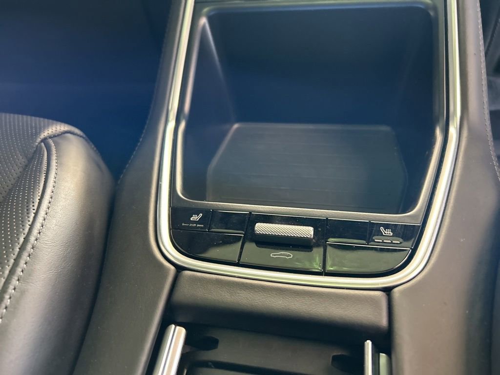 Used 2020 Porsche Panamera GTS image 35