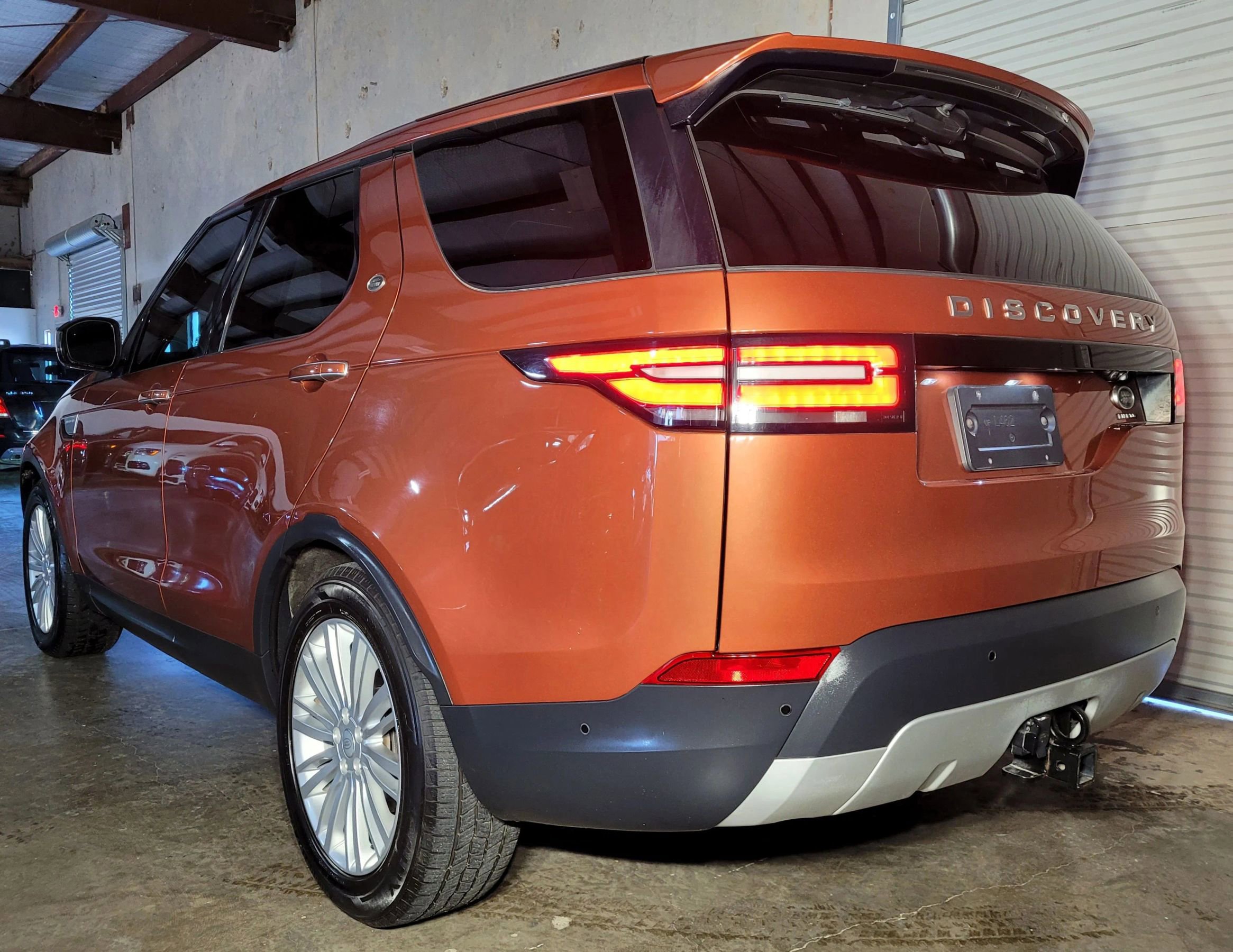 Used 2018 Land Rover Discovery HSE Luxury image 7