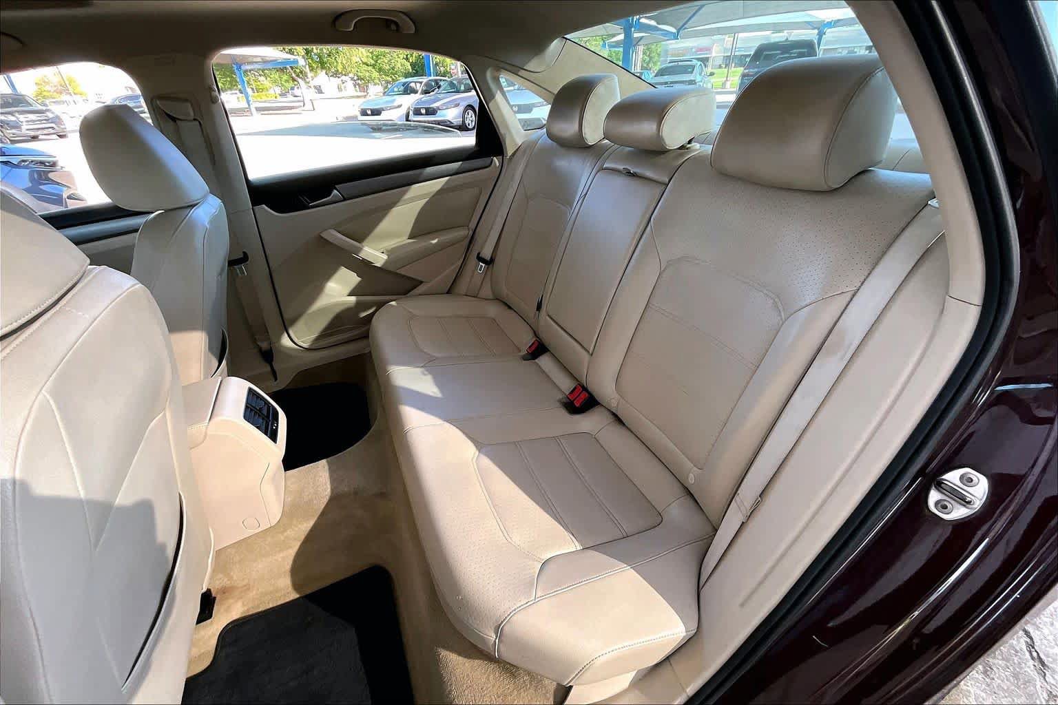 Used 2014 Volkswagen Passat TDI SE FWD image 21